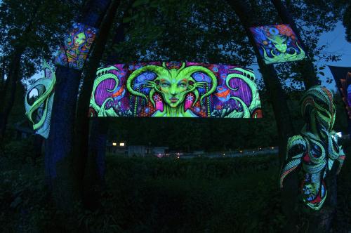Výstava mých UV obrazů na hudebním festivalu Ufo Bufo